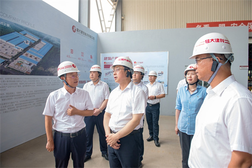 市委書(shū)記劉運(yùn)來(lái)集團(tuán)調(diào)研 集團(tuán)董事長(zhǎng)徐鵬強(qiáng)、總裁朱九洲陪同